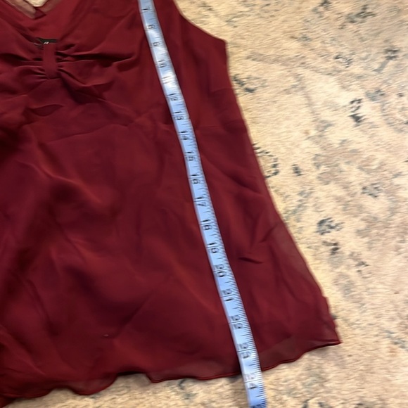 b.i.y.a.y.c.d.a. Stylish Burgundy V-Neck Sleeveless Blouse - Picture 9 of 12